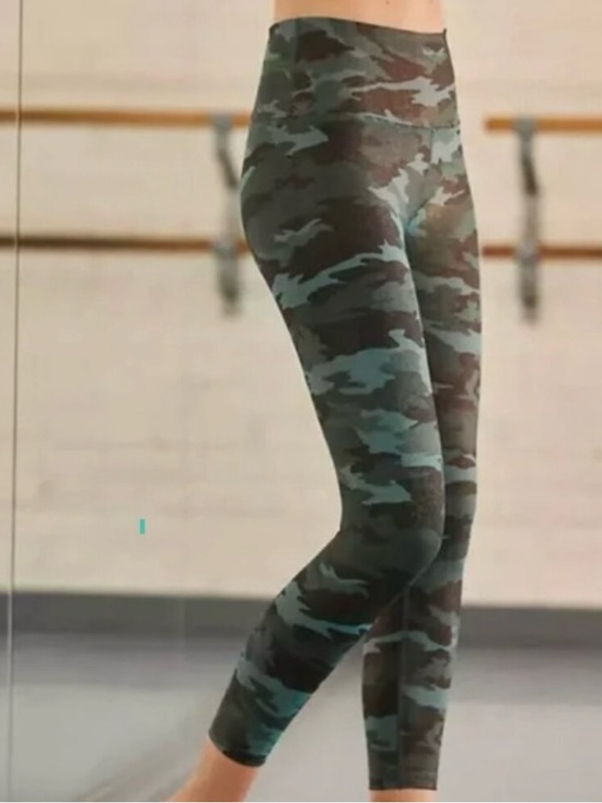Beyond Yoga Pants - Beyond Yoga Green Camo Dust Lux Powershine High Waisted Leggings
